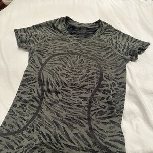 Swiftly Tech Short-Sleeve Shirt 2.0